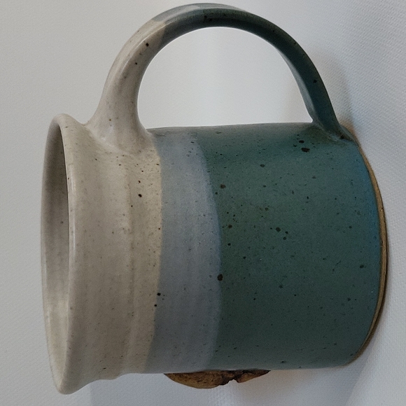 Two Toned Ceramic Coffee Mug With Raised Pig Design - Picture 6 of 11